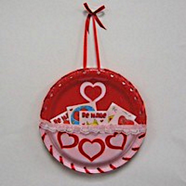 Paper Plate Valentine’s Day Card Holder Craft