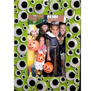 Make A Halloween Wiggle Eye Photo Frame