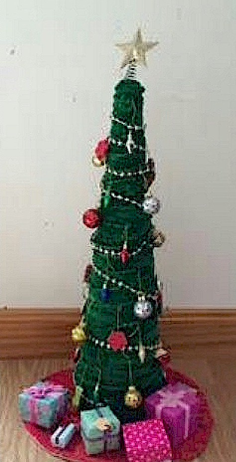 Mini Pipe Cleaner Christmas Tree