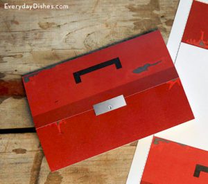 Grab your craft tools and get ready to  make this Father’s day Toolbox Card. This is the perfect card to make for a Dad who is in construction or who likes to make things in his spare time.